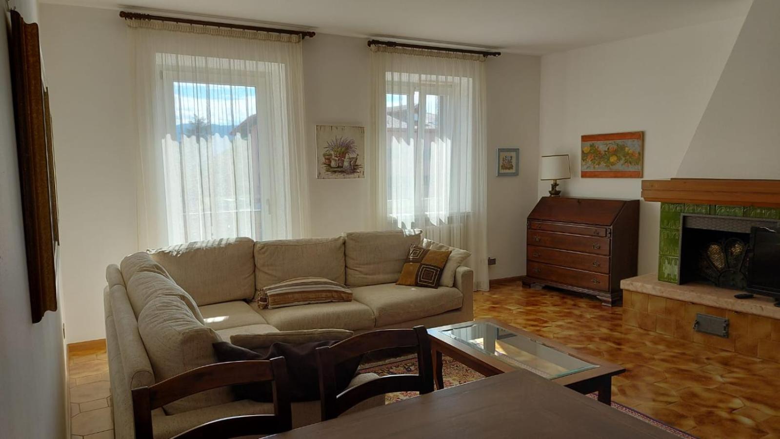 Casa Vacanze Paola Romeno Exterior foto