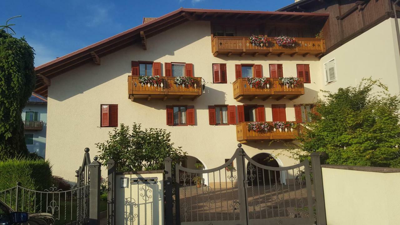 Casa Vacanze Paola Romeno Exterior foto